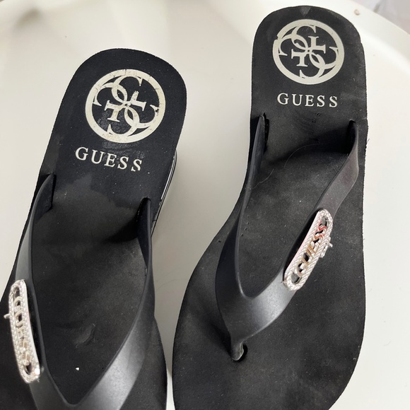 Guess Platform Back Thong Sandal - Picture 4 of 4